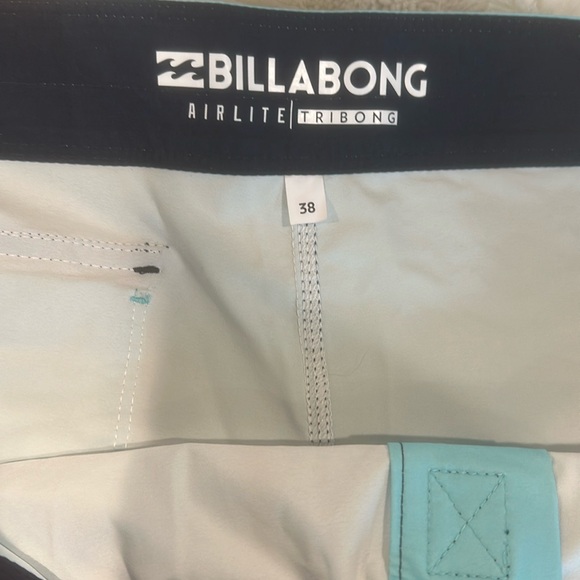 Nwot. Men’s Billabong swim trunks - Picture 4 of 9